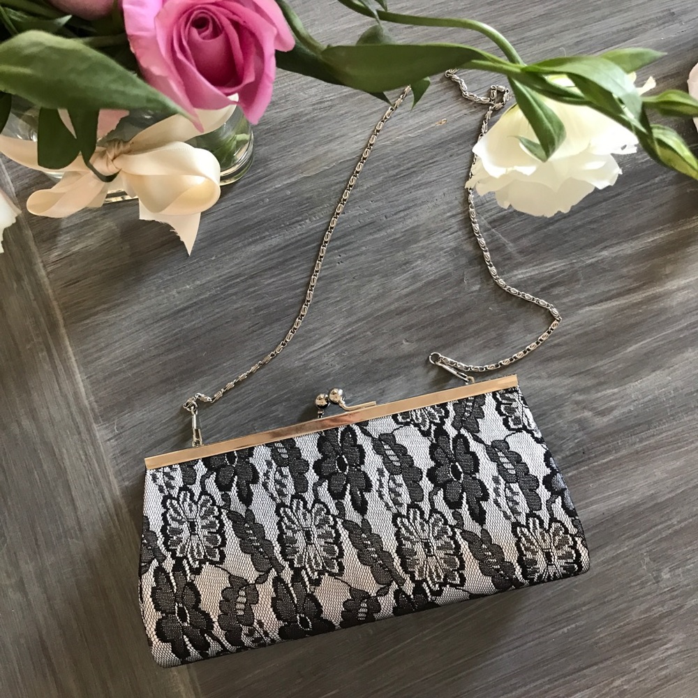 🔥Absolutely stunning clutch🔥 so elegant